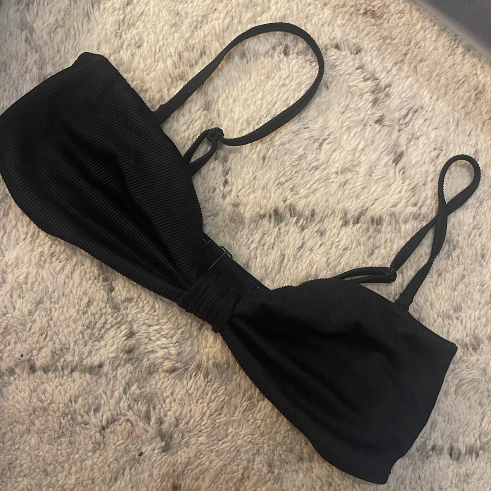 Black strapless bandeau bikini top